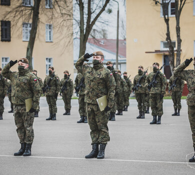 Promocja na pierwszy stopień podoficerski absolwentów kursu „Sonda” (24.04.2021) 