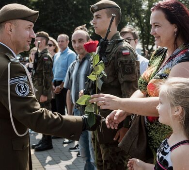 Przysięga żołnierzy 10ŚBOT w Sandomierzu