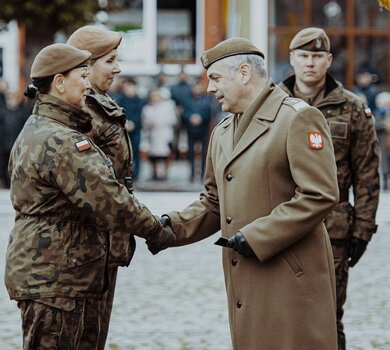 Trzebiatów - wręczenie sztandaru 14ZBOT i przysięga wojskowa