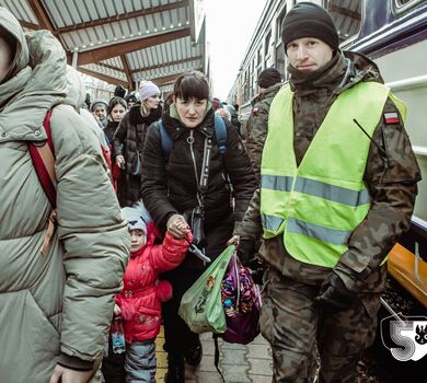 Podlascy terytorialsi w punkcie recepcyjnym Dworzec PKP Przemyśl