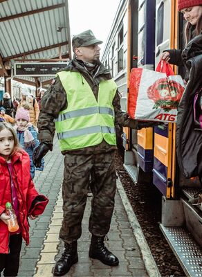 Podlascy terytorialsi w punkcie recepcyjnym Dworzec PKP Przemyśl