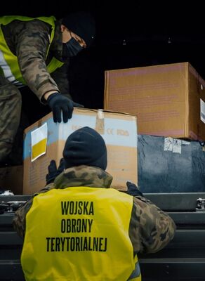 Przyjęcie transportu medykamentów w Hajnówce