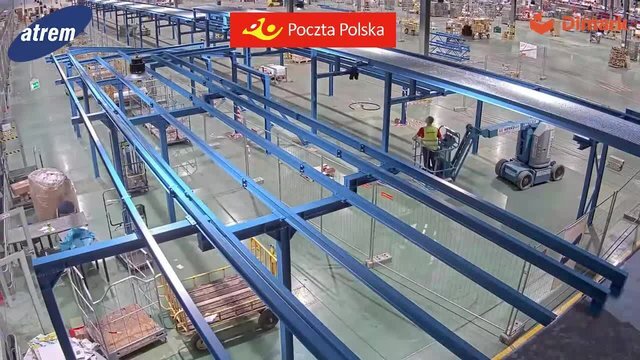 Maszyna paczkowa (sorter)_ montaż sortera w hali _ WER Zabrze 