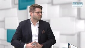 Nasza medycyna, to medycyna farmakoterapii. Tymczasem istnieją dowody naukowe na to, że wszechstronna modyfikacja stylu życia może być skuteczną interwencją” –powiedział w „Obliczach Medycyny” dr n. med. Daniel Śliż z III Kliniki Chorób Wewnętrznych i Kardiologii Warszawskiego Uniwersytetu Medycznego, prezes Polskiego Towarzystwa Medycyny Stylu Życia.Subskrybuj kanał Puls Medycyny: https://www.youtube.com/channel/UCuPo1xzLMXkt6T6IS241iZA?sub_confirmation=1
↓↓ Więcej Informacji ↓↓
https://pulsmedycyny.pl/temat/oblicza-medycyny/
Chcesz wiedzieć więcej zajrzyj na https://www.pulsmedycyny.pl/

Zapraszamy na nasze inne kanały mediów społecznościowych:
Instagram: https://www.instagram.com/pulsmedycyny/
Facebook: https://www.facebook.com/pulsmedycyny/
Twitter: https://twitter.com/Puls_Medycyny