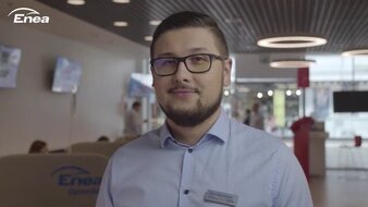W trosce o wygodę klientów #Enea zmodernizowała Biura Obsługi Klienta – tak, aby spełniały najwyższe standardy. Intuicyjny system usprawniający obsługę, komfortowa strefa klienta, nowoczesny wygląd – to w skrócie #BOK Enei. Firma cały czas modernizuje i udoskonala inne kanały kontaktu z klientami. Stworzono proste i funkcjonalne kanały obsługi zdalnej, w tym #eBOK i internetowy czat. Poznaj nowoczesną obsługę klienta Enei!
