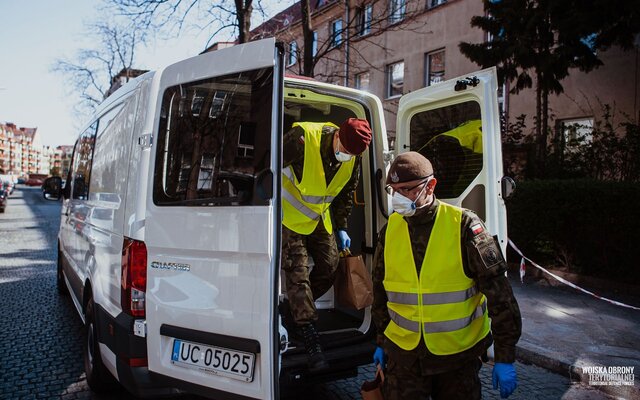 Wielkanocne wsparcie seniorów i potrzebujących #OdpornaWiosna, 16 Dolnośląska Brygada OT