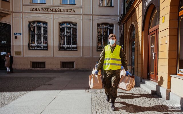 Wielkanocne wsparcie seniorów i potrzebujących #OdpornaWiosna, 16 Dolnośląska Brygada OT