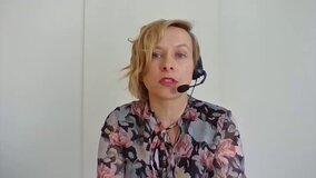 USG płuc może być bardzo szybkim testem wczesnych zmian śródmiąższowych w płucach u chorych na COVID-19 i wskazaniem do hospitalizacji tych zakażonych koronawirusem SARS-CoV-2, u których nie występują objawy takie jak duszności czy problemy z oddychaniem - mówi dr Paweł Grzesiowski, immunolog, pediatra, ekspert ds. zakażeń, w rozmowie z "Pulsem Medycyny".Subskrybuj kanał Puls Medycyny: https://www.youtube.com/channel/UCuPo1xzLMXkt6T6IS241iZA?sub_confirmation=1
↓↓ Więcej Informacji ↓↓
https://pulsmedycyny.pl/dr-pawel-grzesiowski-usg-pluc-to-wazny-element-wczesnej-diagnostyki-covid-19-987834
Chcesz wiedzieć więcej zajrzyj na https://www.pulsmedycyny.pl/

Zapraszamy na nasze inne kanały mediów społecznościowych:
Instagram: https://www.instagram.com/pulsmedycyny/
Facebook: https://www.facebook.com/pulsmedycyny/
Twitter: https://twitter.com/Puls_Medycyny