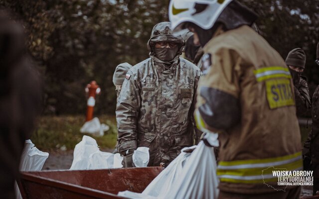 Żołnierze 16 Dolnośląskiej Brygady OT wspierają mieszkańców gm. Dzierżoniów