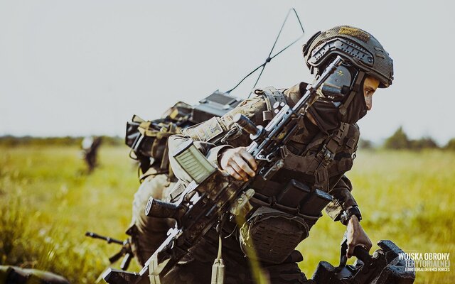 Strzelanie z ppk JAVELIN 