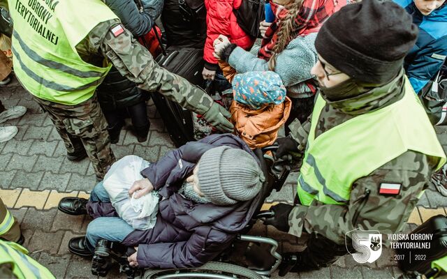 Podlascy terytorialsi w punkcie recepcyjnym Dworzec PKP Przemyśl