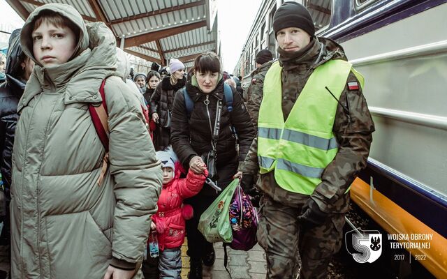 Podlascy terytorialsi w punkcie recepcyjnym Dworzec PKP Przemyśl