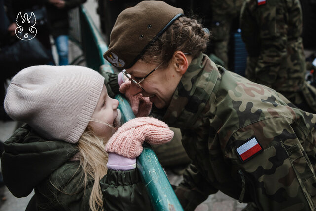 Przysięga wojskowa 18SBOT na Placu Zamkowym