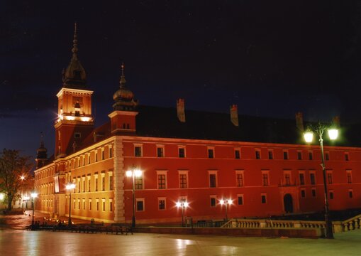 Zamek nocą fot. Zamek Królewski w Warszawie