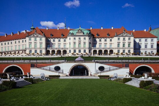 Facade of the Royal Castle from the Vistula River_photograph by Maciek Jazwiecki_The Royal Castle