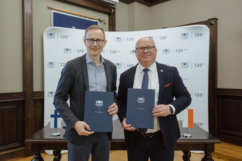 Na zdjęciu: Mikko Välimäki, prezes zarządu IQM Quantum Computers, prof. Krzysztof Wilde, rektor PG. Fot. Bartosz Bańka/PG