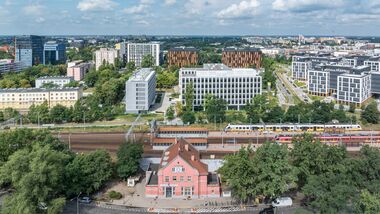 B10 & Hotel Element