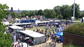 Drugi Piknik Nauki Fahrenheita, organizowany przez Uczelnie Fahrenheita, czyli Gdański Uniwersytet Medyczny, Politechnikę Gdańską i Uniwersytet Gdański wraz z Hevelianum, przyciągnął tym razem ok. 5 000 osób! Na Górze Gradowej ponownie stanęły Scena naukowa i Miasteczko naukowe. Była też Strefa eduzabawy, a wśród atrakcji spektakle, debata, eventy sportowe i science show.