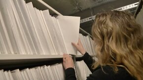 Film powstał w marcu 2024 roku w ramach przygotowań do konkursu „Fokus na Archiwum” organizowanego przez Archiwum Uniwersytetu Gdańskiego oraz Centrum Aktywności Studenckiej i Doktoranckiej Uniwersytetu Gdańskiego. Prezentowany jest poza konkursem. Więcej na temat konkursu „Fokus na Archiwum”: https://ug.edu.pl/komunikaty/122611/final-konkursu-fokus-na-archiwum