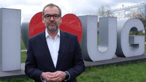 Rektor Uniwersytetu Gdańskiego prof. dr hab. Piotr Stepnowski składa życzenia powodzenia tegorocznym maturzystom.