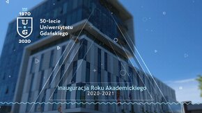 Inauguracja Roku Akademickiego 2020-2021 na Uniwersytecie Gdańskim
Nowy Rok Akademicki 2020-2021 rozpoczęło na Uniwersytecie Gdańskim ponad 20 tysięcy studentów i doktorantów. Oferta UG to 89 kierunków studiów na studiach stacjonarnych i niestacjonarnych pierwszego i drugiego stopnia oraz jednolitych studiach magisterskich.  Uczelnia proponuje także kształcenie w trzech szkołach doktorskich.
1 października 2020 roku rozpoczął się na Uniwersytecie Gdańskim 51. rok akademicki.