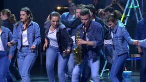 Mój jest ten kawałek podłogi - Akademicki Chór UG & Orkiestra Rapsodyczna pod dyrekcją Marcina Tomczaka - sł.: W. Miszczor, muz:  J.Paprocki , w opr.: A. Jurek

Orkiestra Rapsodyczna:
Artur Jurek - Fortepian
Krzysztof Paul – Gitara
Jarosław Stokowski – Gitara Basowa
Grzegorz Lewandowski – Perkusja
Emil Miszk – Trąbka
Aleksander Kamiński – Saksofony
Adam Wiśniewski – Puzon
Gabriela Żmigrodzka – I Skrzypce
Sylwia Namroży – II Skrzypce
Anna Paluch – Altówka
Katarzyna Gaszczyk – Wiolonczela

Wykonanie live zarejestrowane podczas koncertu „W dobrą stronę. 50 lat polskiej piosenki na 50 lat UG”. Koncert był dedykowany Społeczności Akademickiej  i artystycznie inaugurował obchody 50-lecia Uniwersytetu Gdańskiego. 
Koncert odbył się 15 października 2019 r. w Teatrze Muzycznym im. D. Baduszkowej w Gdyni.

https://www.facebook.com/chorUG/ 
#akademickichoruniwersytetugdanskiego #chor #ug