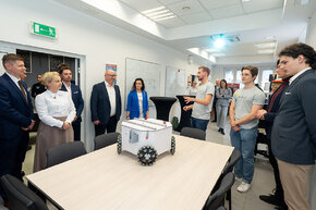 20250410_ProtoLab_socialmedia-30 900x600.jpg