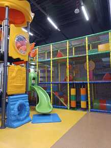 Kolorowe atrakcje, czekają na najmłodszych w Rivierze.jpg