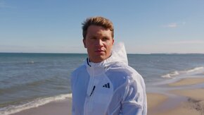 Paweł Tarnowski, absolwent Wydziału Zarządzania i Ekonomii PG. 
Polski żeglarz, windsurfer (klasa RS:X oraz iQFoil). 
Najważniejsze sukcesy sportowe:
· Mistrzostwa Świata Juniorów RS:X: Dwukrotny złoty medalista w latach 2011 i 2012.
· Mistrzostwa Europy RS:X: Złoty medal w 2015 roku w Mondello na Sycylii.
· Mistrzostwa Świata iQFoil: Srebrny medal w 2024 roku podczas zawodów na Lanzarote.
· Puchar Świata: Zwycięstwo w 2017 roku w Gamagori, Japonia.
· Udział w Olimpiadzie w Paryżu w 2024 r (klasyfikowany na 10 miejscu)