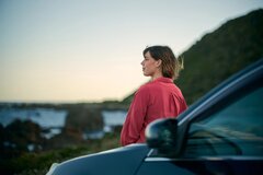 woman-car-standing
    