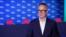 Grupa Enea wchodzi w kolejny etap transformacji energetycznej. Najbliższe miesiące mają upłynąć pod znakiem wydatków na nowe moce gazowe w Kozienicach, modernizację sieci dystrybucyjnej, rozwój OZE i cyfryzację. Łączne nakłady inwestycyjne mają wzrosnąć w tym roku do 9 mld zł.

Więcej na: