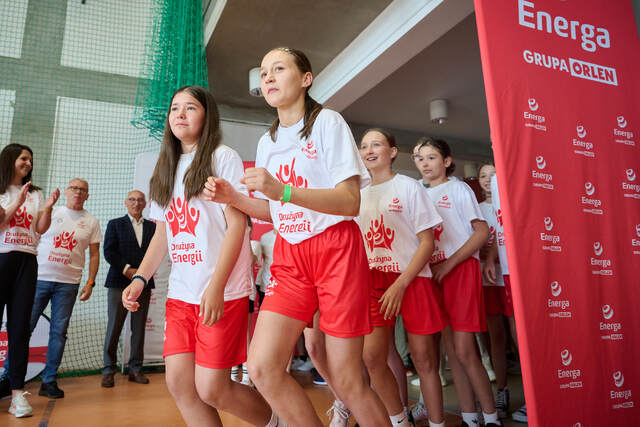 Lekcja WF-u w Sieprawiu (1)