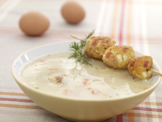 Barszcz bialy z aromatycznymi kotlecikami z jaj.jpg
