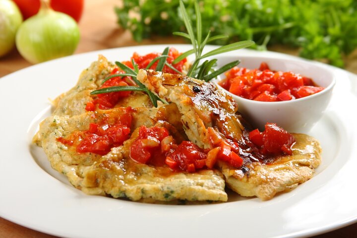 Tortilla z sosem hiszpanskim.jpg