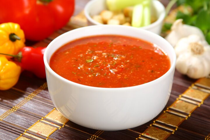 Klasyczne hiszpanskie gazpacho.JPG
