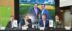 od lewej: (Piotr Rosiak, project manager, Ericsson; Oliver Kanzi, prezes, Ericsson; Jakub Szumielewicz, wiceprezes, Legia Warszawa; Wiktor Cegła, dyrektor marketingu, Legia Warszawa)