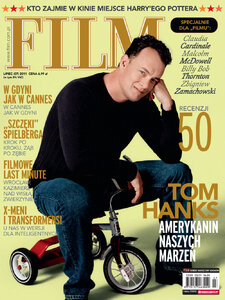 Mężczyzna w średnim wieku – Tom Hanks w lipcowym FILMIE