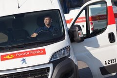 Poczta Polska: Klienci odbiorą przesyłki paczkowe w kioskach i salonikach sieci RUCH