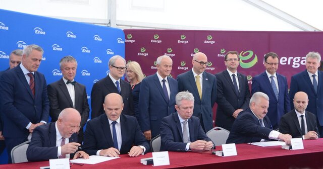 Umowa na budowę Elektrowni Ostrołęka C podpisana (1).jpg
