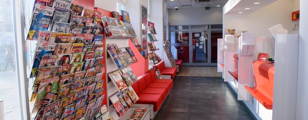 Poczta Polska ze wzrostem sprzedaży prasy i książek w placówkach