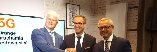 od lewej: Martin Mellor, szef firmy Ericsson w Polsce, Jean Francois Falalcher, Orange Polska, Minister Marek Zagórski, Minister Cyfryzacji
