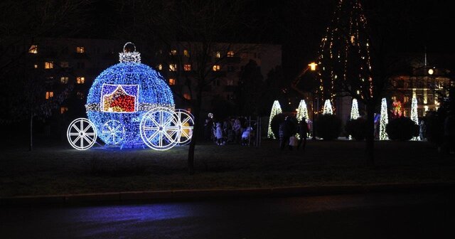 Bożonarodzeniowa iluminacja rozświetliła Piłę (1)