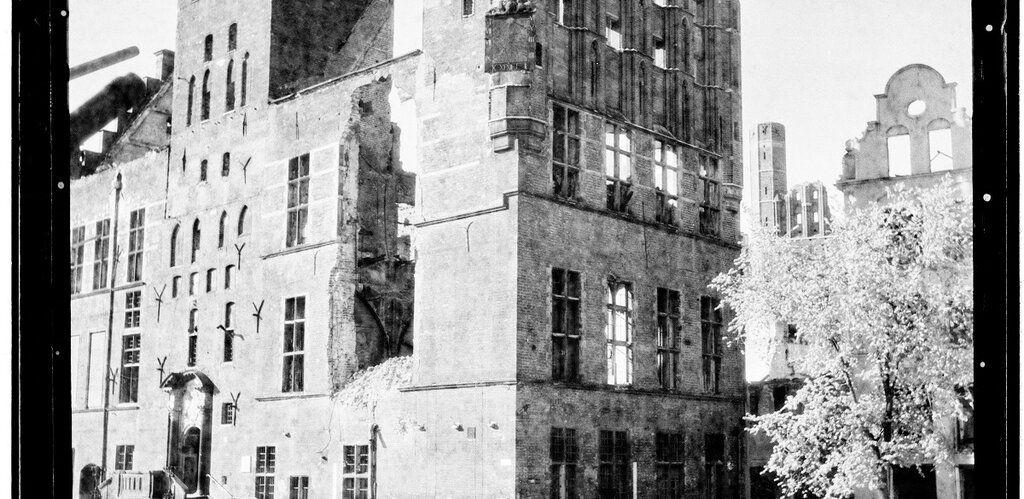 Ratusz Głównego Miasta, po 1945 r., Kazimierz Lelewicz, mat. Muzeum Gdańska