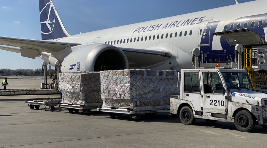 More planes with medical equipment purchased by KGHM have landed in Warsaw