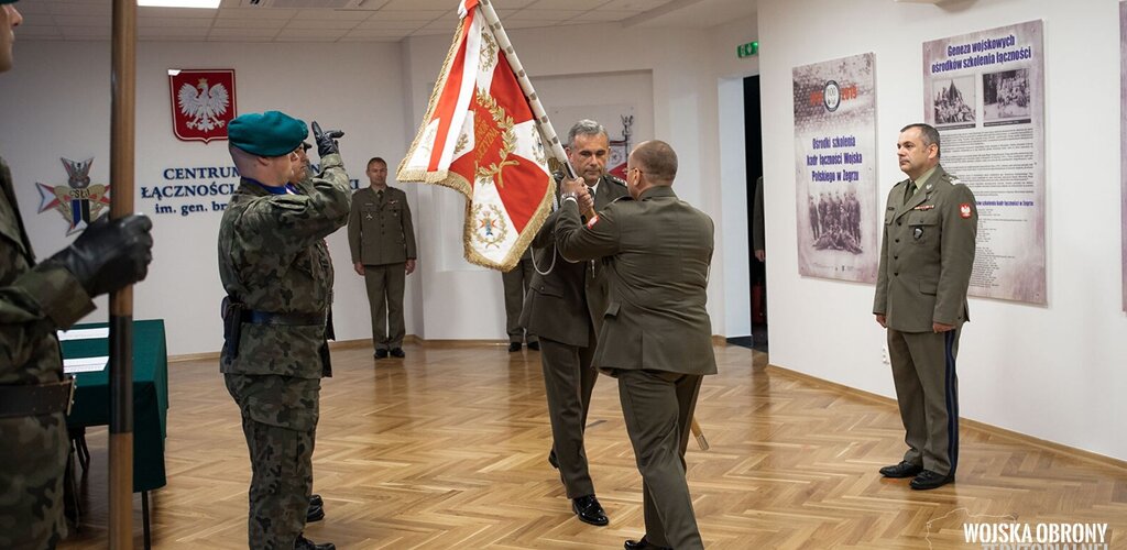 Pułkownik Robert Kasperczuk nowym Komendantem CSŁiI w Zegrzu.