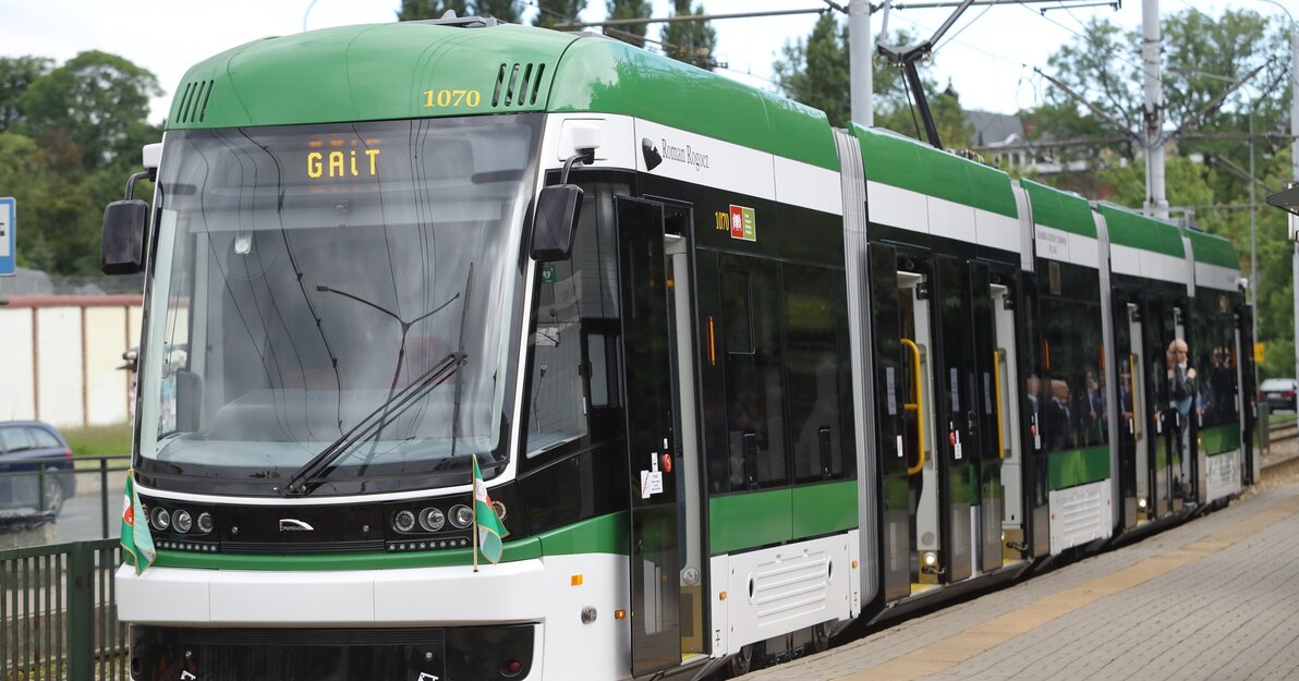 biało zielony tramwaj Grzegorz Mehring  www.gdansk.pl