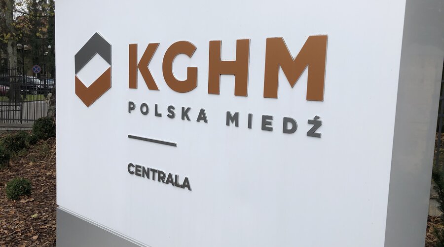 KGHM nie poddaje się pandemii. Osiąga wysokie wyniki operacyjne, realizuje stabilną produkcję oraz inwestycje zgodnie z planem, przy zapewnieniu bezpieczeństwa finansowania