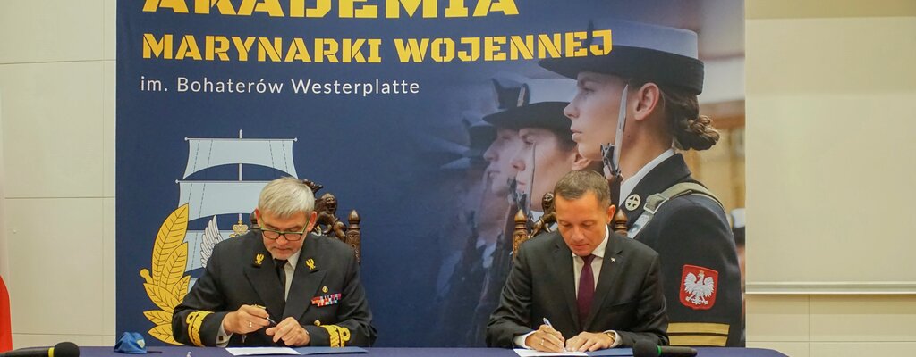 Poczta Polska zawarła porozumienie o współpracy z Akademią Marynarki Wojennej im. Bohaterów Westerplatte w Gdyni