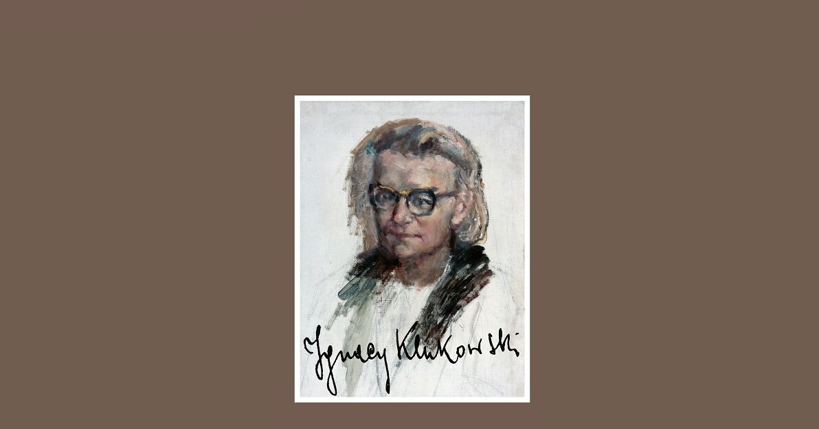 Na brązowym tle w białej obwódce narysowana postać mężczyzny w okularach. Na dole autograf, odręczne pismo Ignacy Klukowski. 