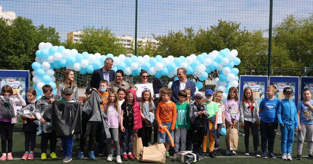 Uczniowie zwycięskiej klasy odebrali nagrody